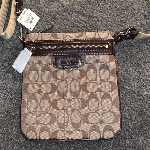 Coach Handbags - Coach crossbody purse
